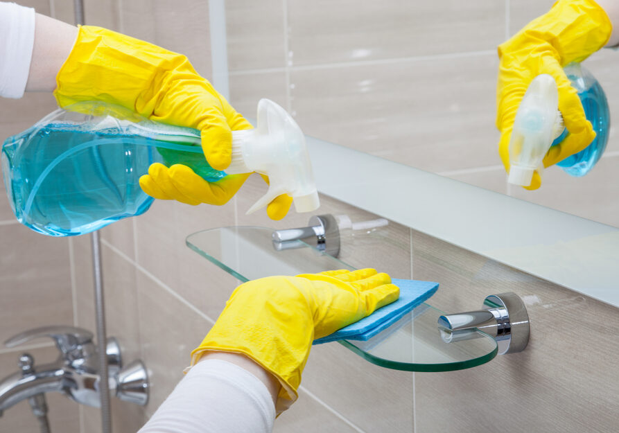 Housemaid,Cleaning,A,Bathroom,,Closeup,Shot